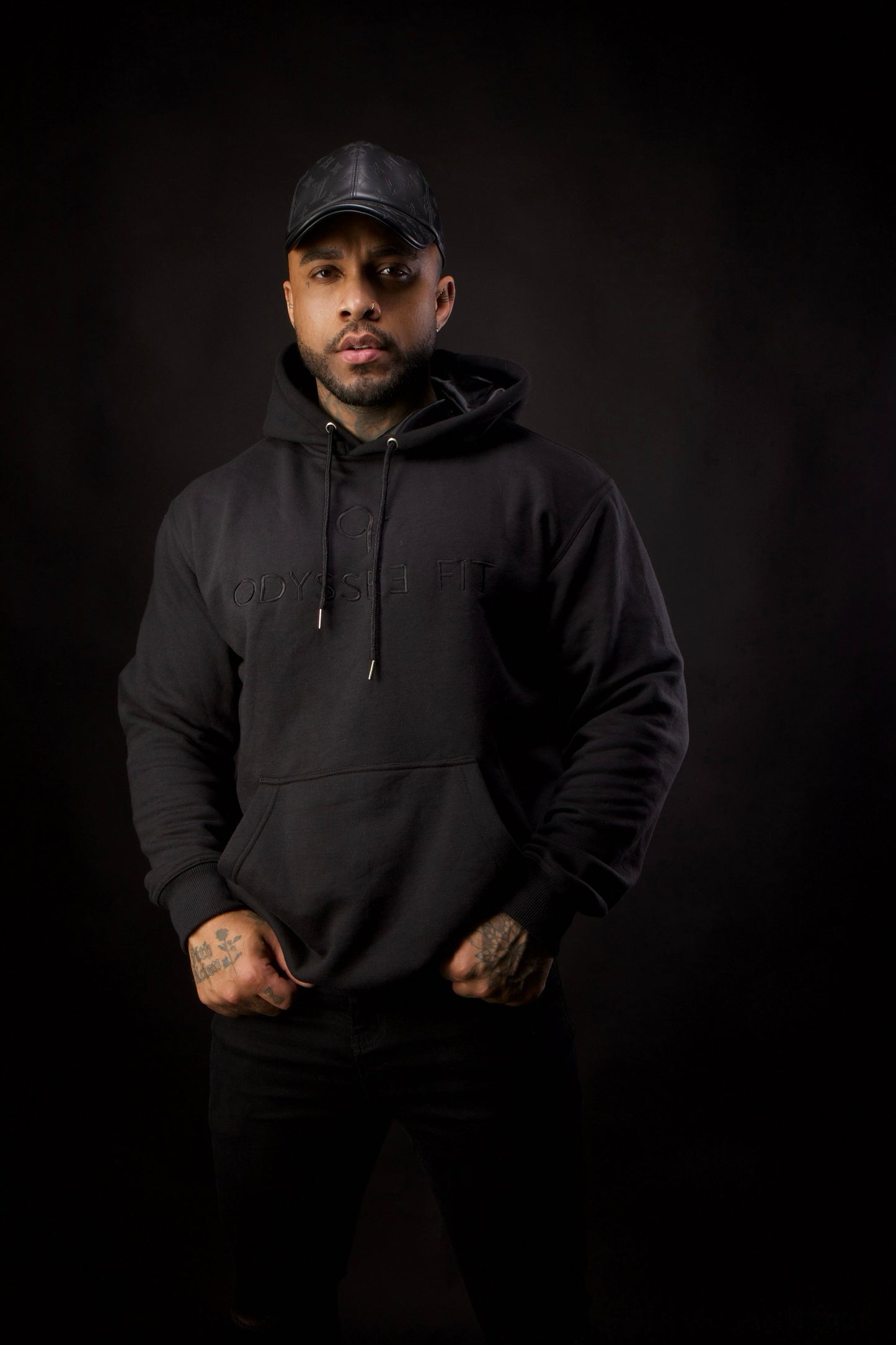 "ODYSSÈE" Pull Over Hoodie in Barbell Black