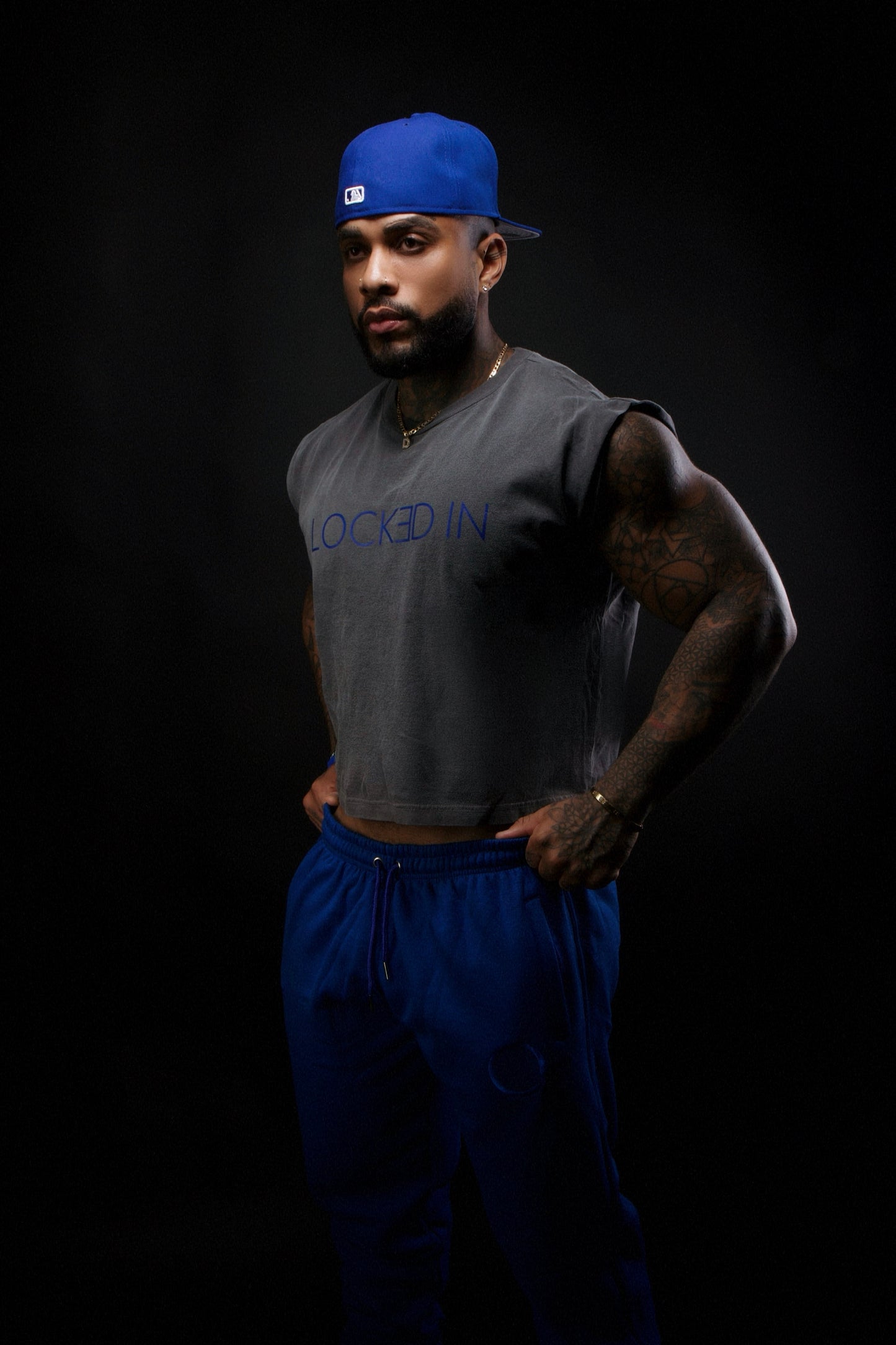 "LOCKED IN" MUSCLE CROP-TOP TEES