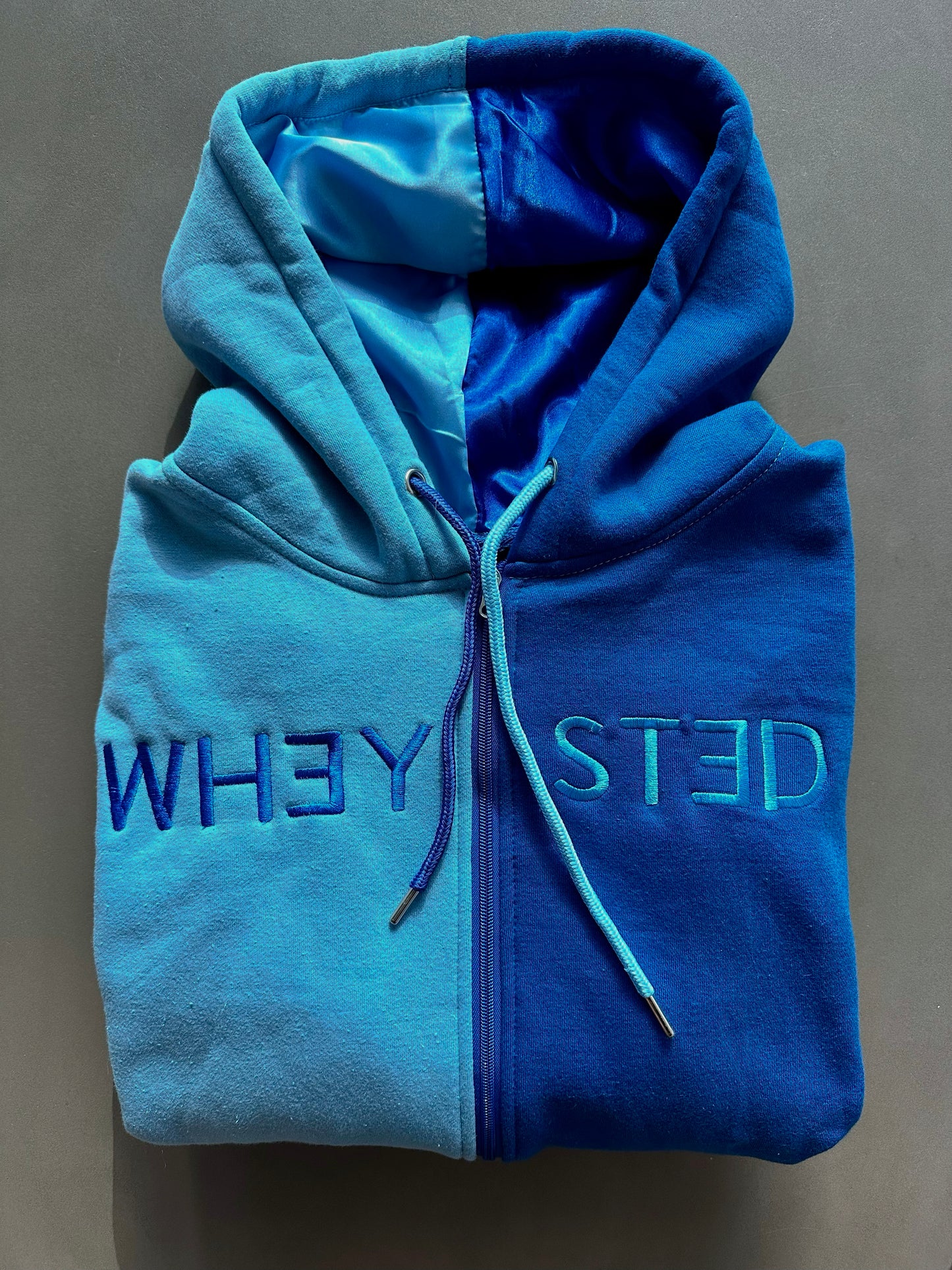 "WHEYSTED" Two-toned Zip-Up Hoodie in Blueberry Pre